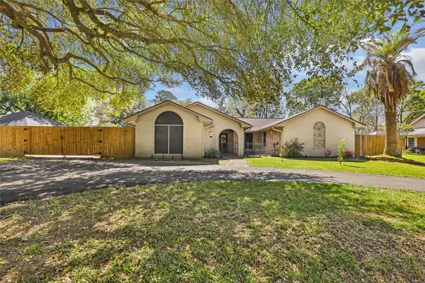 6 Hillcrest Street, Dayton, TX 77535