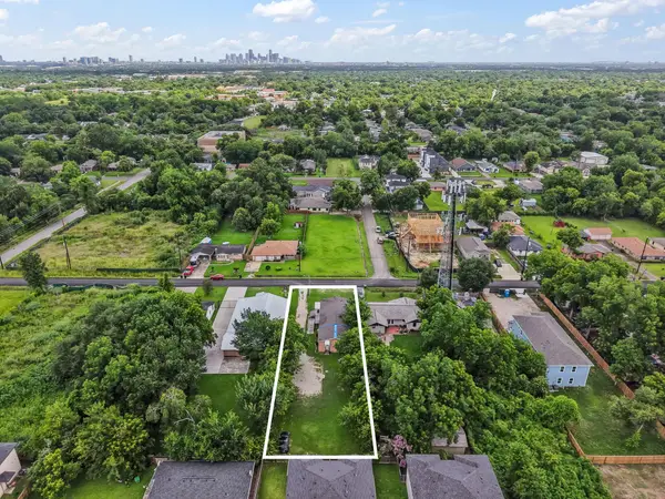 5026 Clover Street, Houston, TX 77033
