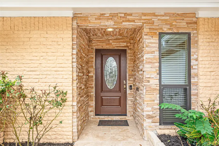 2823 Rockarbor Drive, Houston, TX 77063 - Image #2