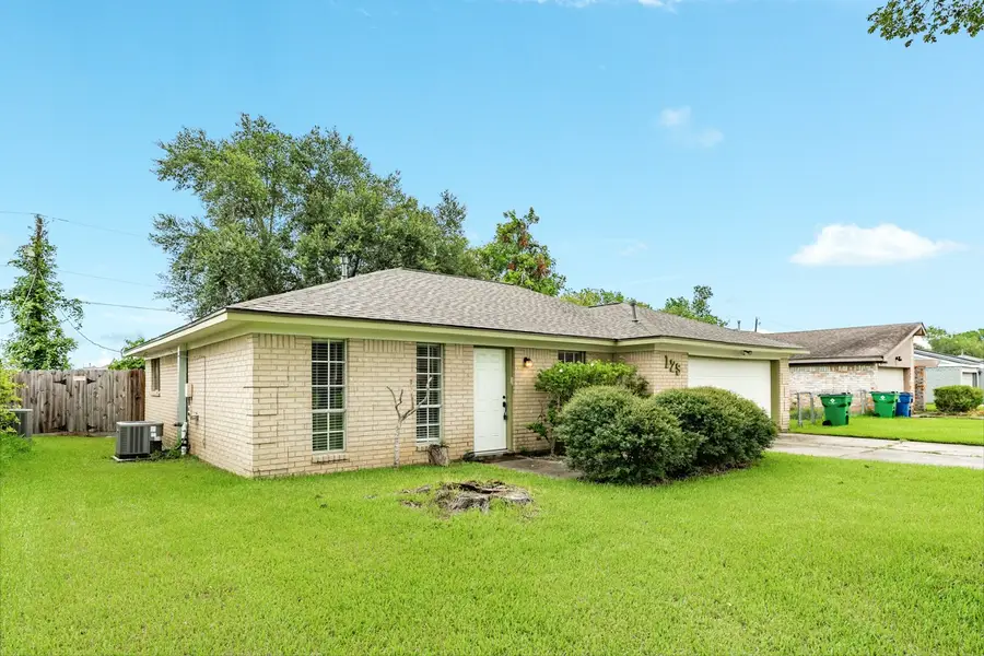 129 La Laja Drive, Angleton, TX 77515 - #2