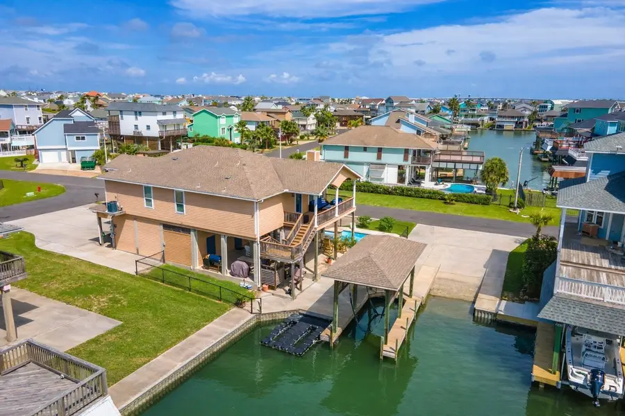 1301 Maui Dr Drive, Tiki Island, TX 77554 - #2