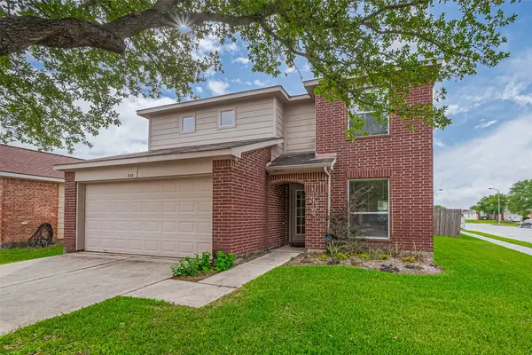 802 Remington Walk Court, Houston, TX 77073