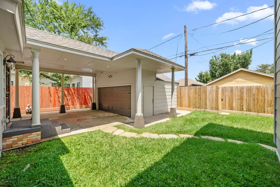 317 Avenue Of Oaks Street, Houston, TX 77009 - Image #3