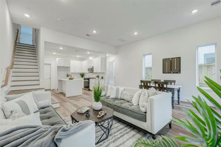 5614 Bertellis Lane, Houston, TX 77091 - Image #2