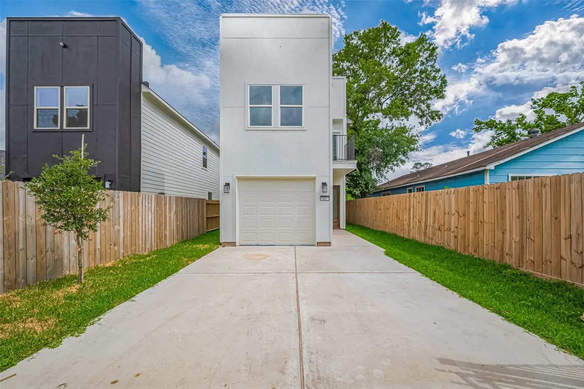 7307 W Knoll Street, Houston, TX 77028 - #1