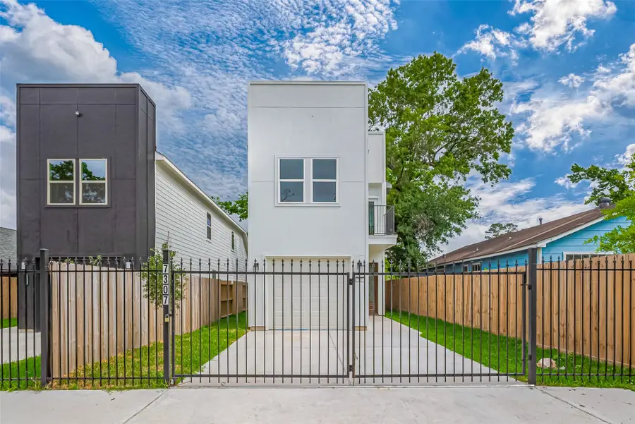 7307 W Knoll Street, Houston, TX 77028 - #2