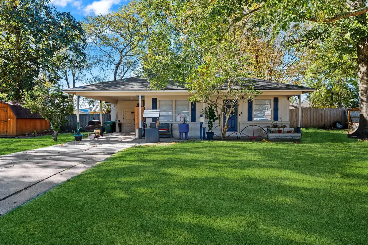 945 N Travis Street, Liberty, TX 77575 - Image #1