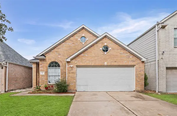 822 Green Pines Forest, Houston, TX 77067