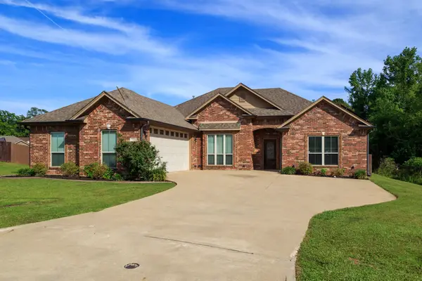 124 Lakeway Lane, Longview, TX 75604