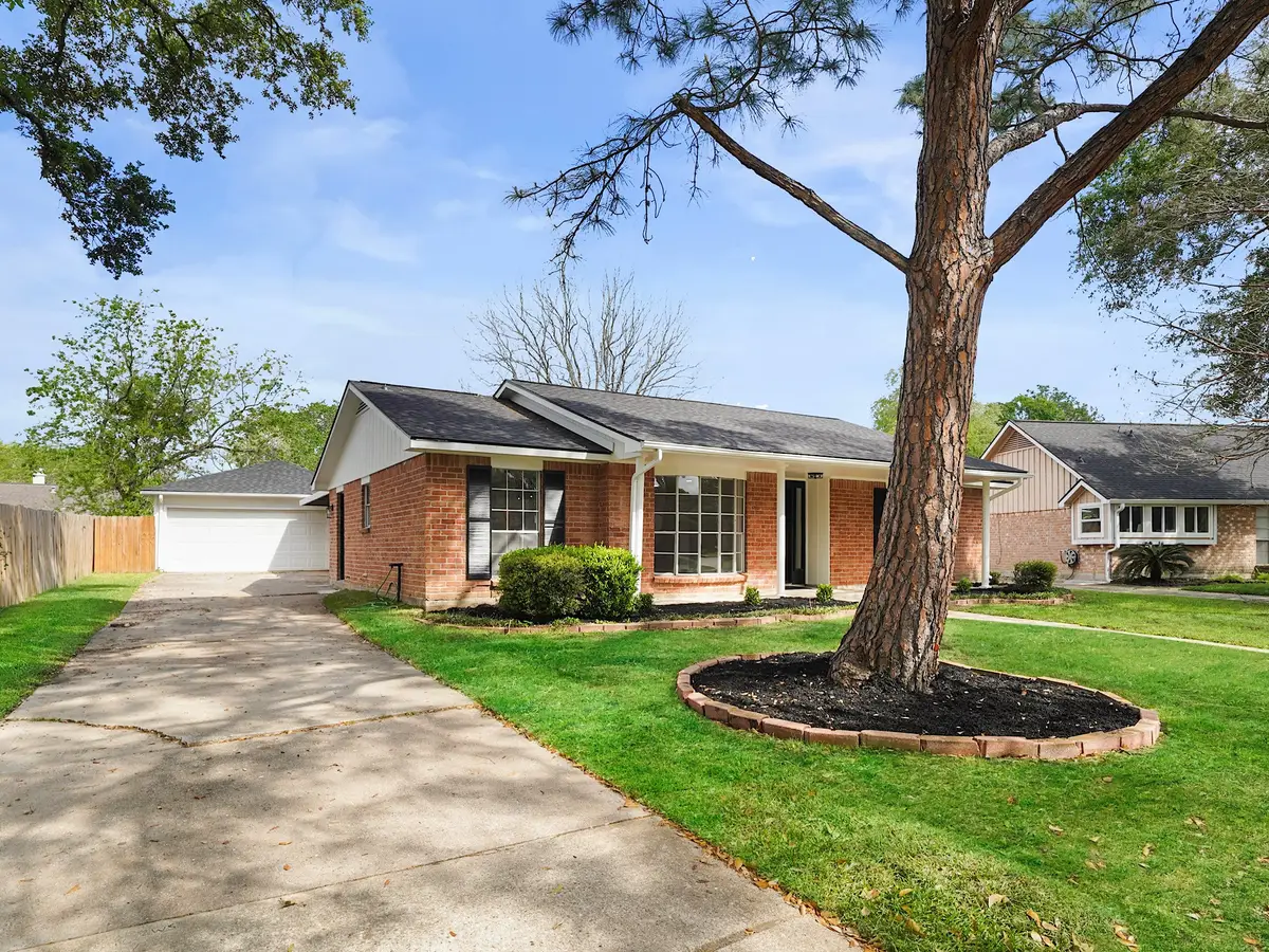 13906 Vinehill Drive, Sugar Land, TX 77498 - #1