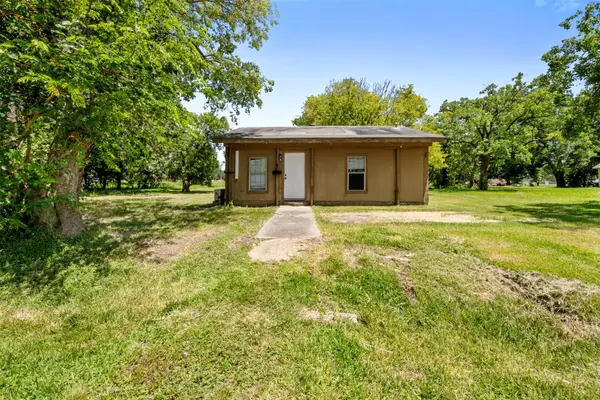 422 2nd Avenue N, Texas City, TX 77590