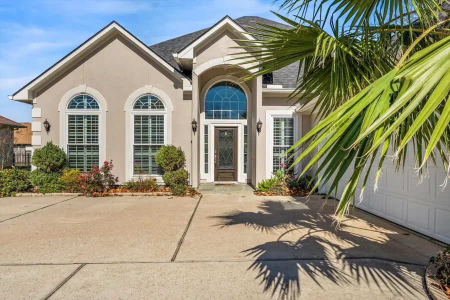 98 Victoria Drive W, Montgomery, TX 77356 - Image #2