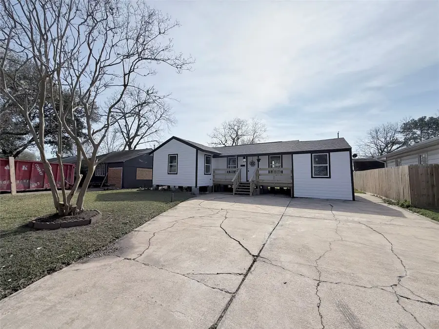 506 S Iowa Street, La Porte, TX 77571 - #2