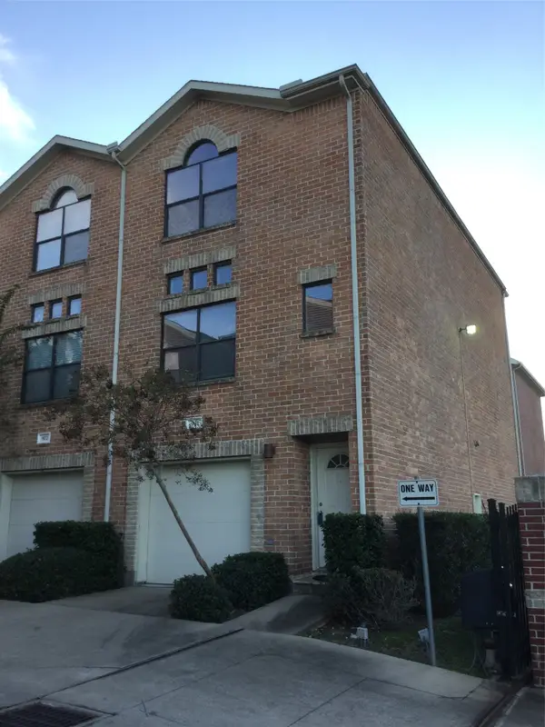 3501 Link Valley Drive #901, Houston, TX 77025