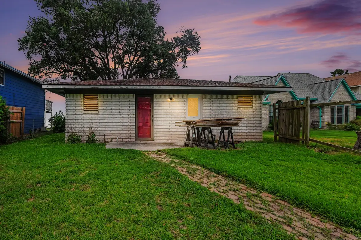 10518 Ocean Drive, Beach City, TX 77523 - #1
