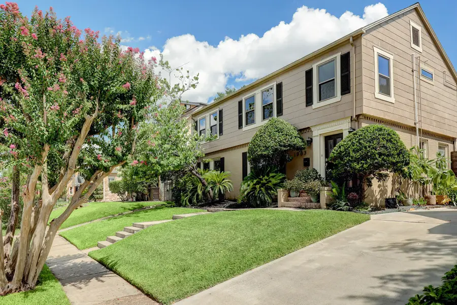 1963 W Mckinney Street, Houston, TX 77019 - #2