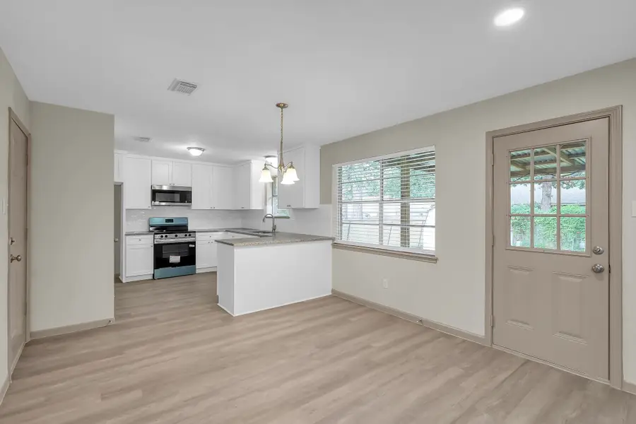 7 Ollerton Drive, Conroe, TX 77303 - Image #2