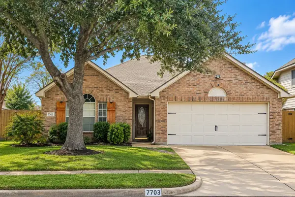 7703 Omaha Drive, Baytown, TX 77521