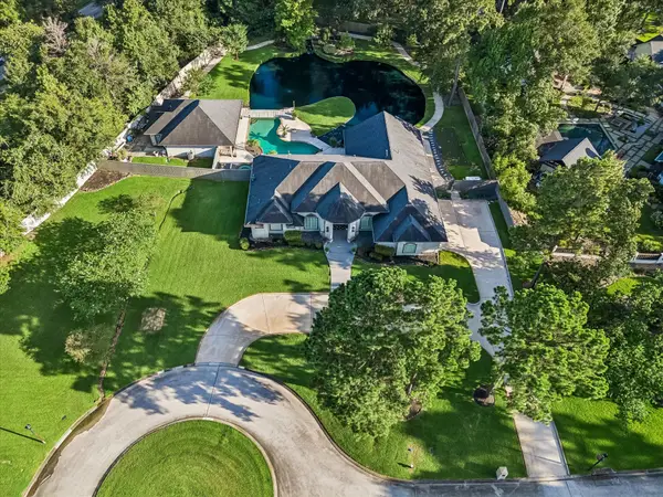 11 Turtle Cove Court, Kingwood, TX 77346