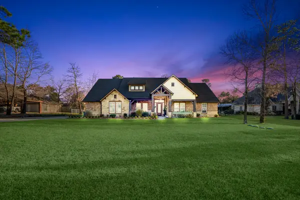 9048 Grand Lake Estates Drive, Montgomery, TX 77316