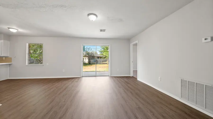 406 Pamela Drive, Baytown, TX 77521 - Image #2