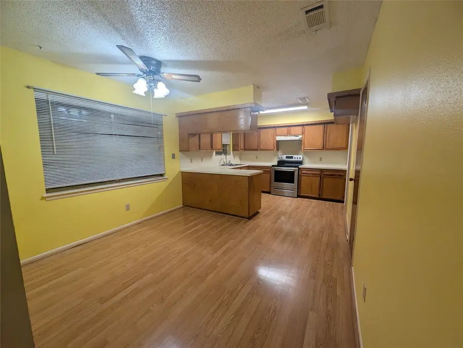 1301 Molina Court, Angleton, TX 77515 - #2