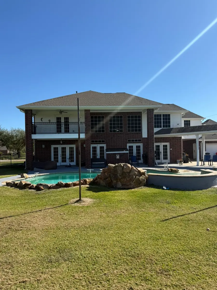 8703 Tumblewood Drive, Beach City, TX 77523 - Image #3