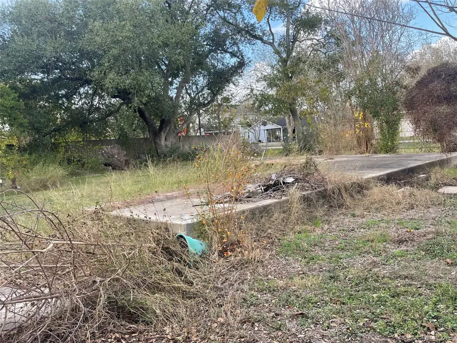 711 4th Street, Palacios, TX 77465 - Image #2