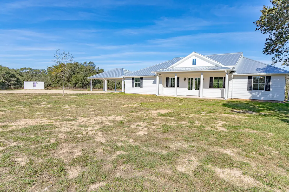 725 Private Road 1581, Hallettsville, TX 77964 - Image #1