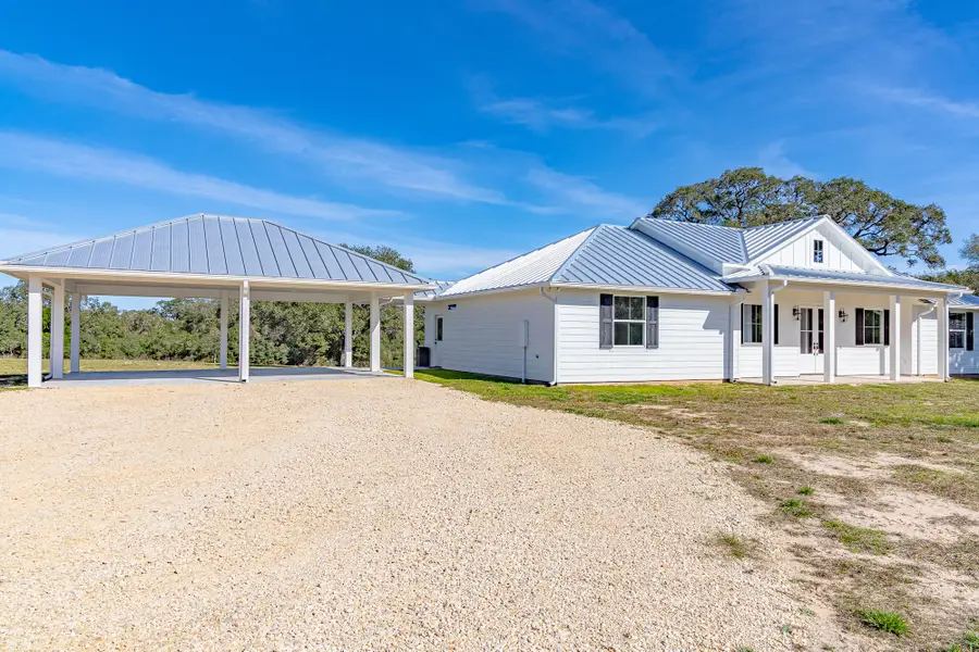 725 Private Road 1581, Hallettsville, TX 77964 - Image #2