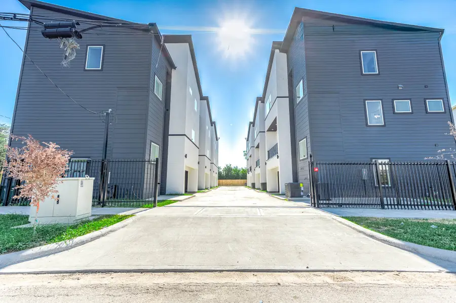 3203 St Emanuel Street #B, Houston, TX 77004 - #3