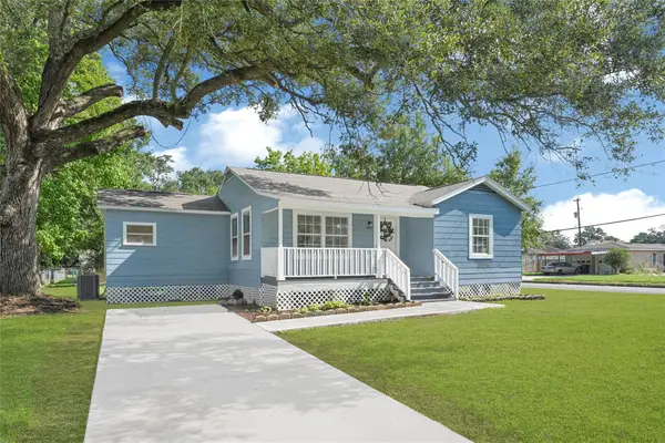 400 Live Oak Street, Baytown, TX 77520