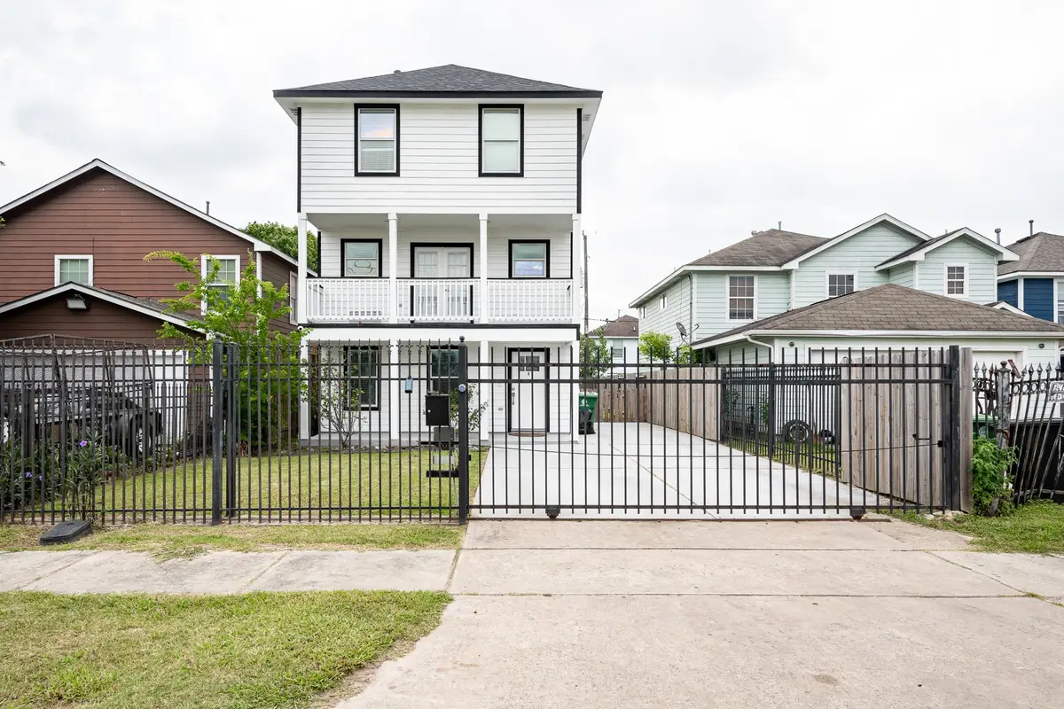 9026 Mcgallion Road, Houston, TX 77022 - Image #1