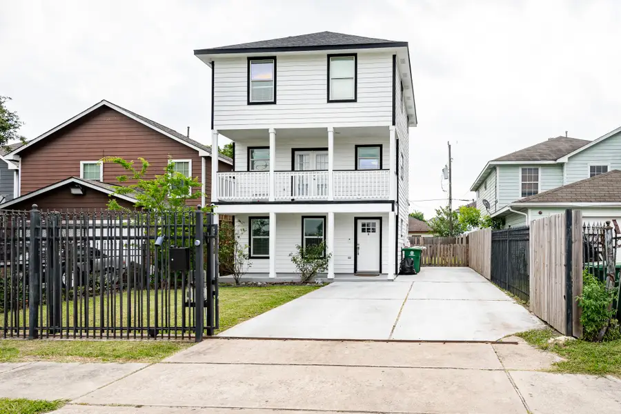 9026 Mcgallion Road, Houston, TX 77022 - Image #3