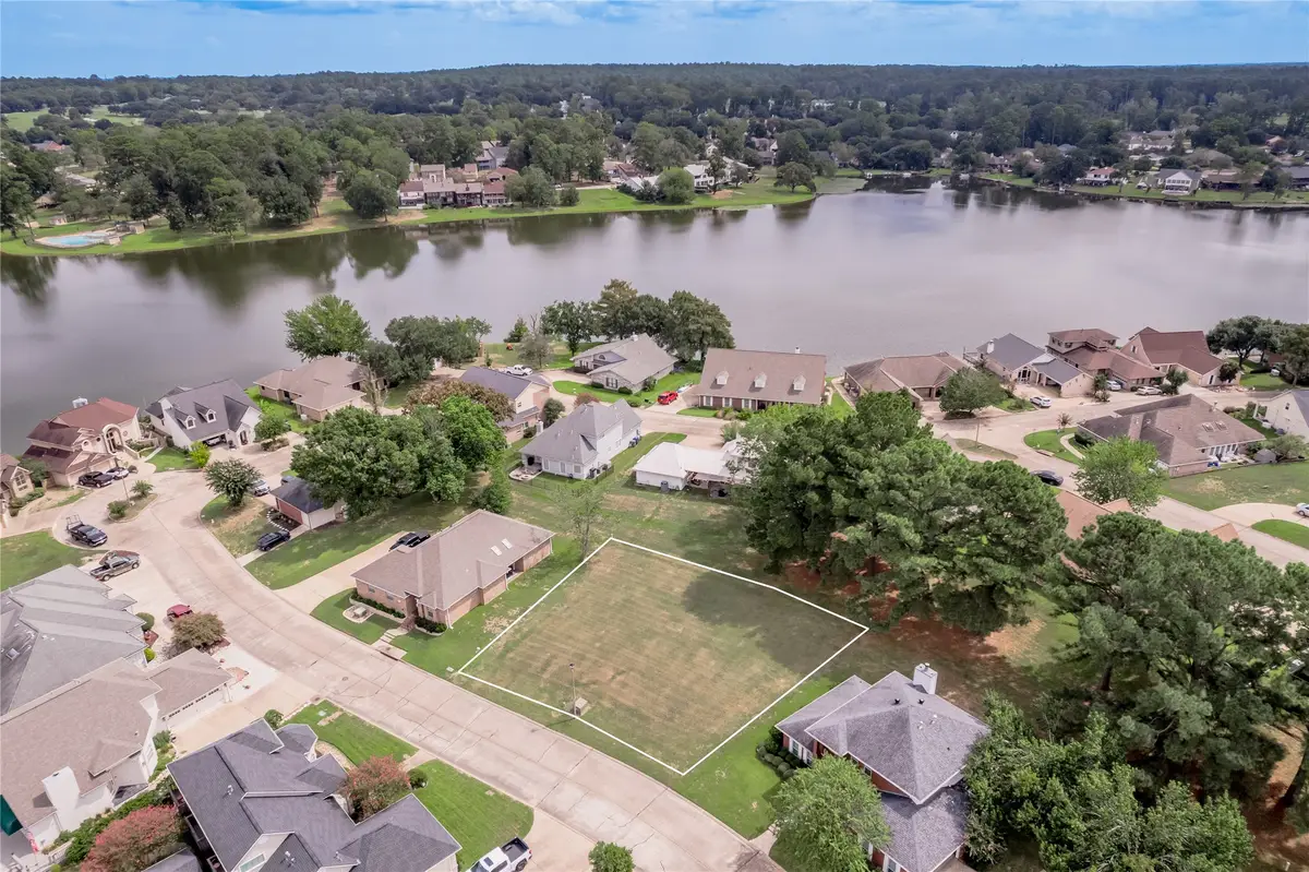 1410 W Lake Shores, Huntsville, TX 77340 - #1