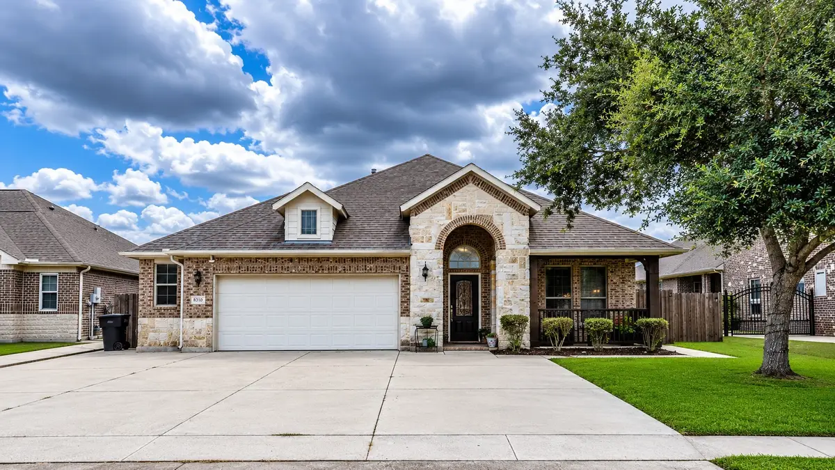 8310 Lake Tahoe Dr Drive, Nederland, TX 77627 - #1