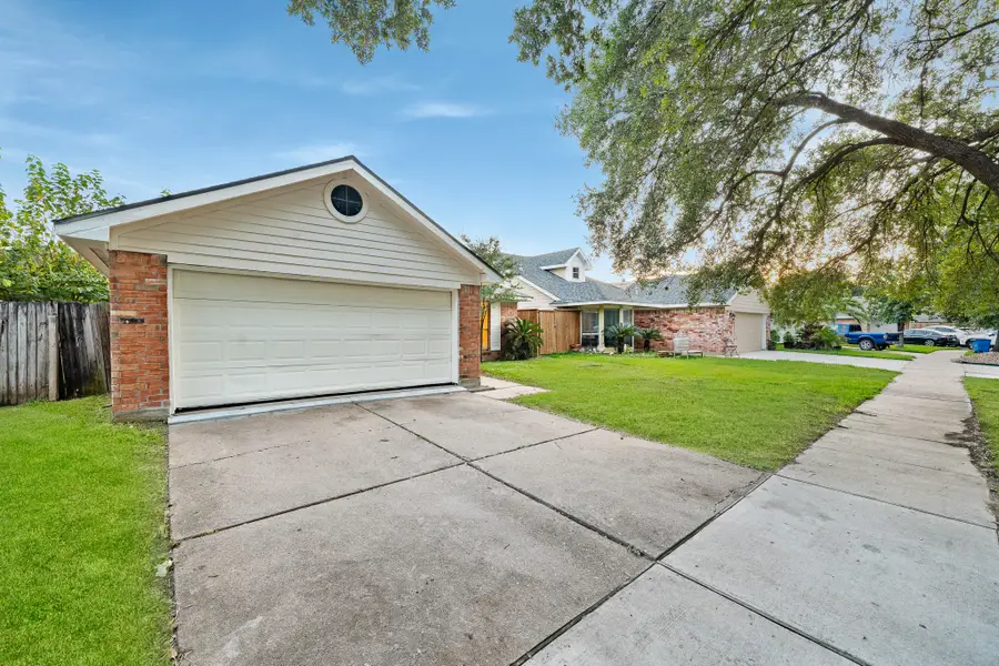 13527 Avonshire Drive, Houston, TX 77083 - Image #3