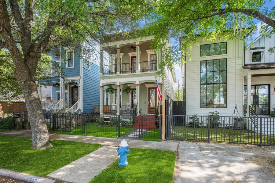 626 E 12th Street, Houston, TX 77008 - #2