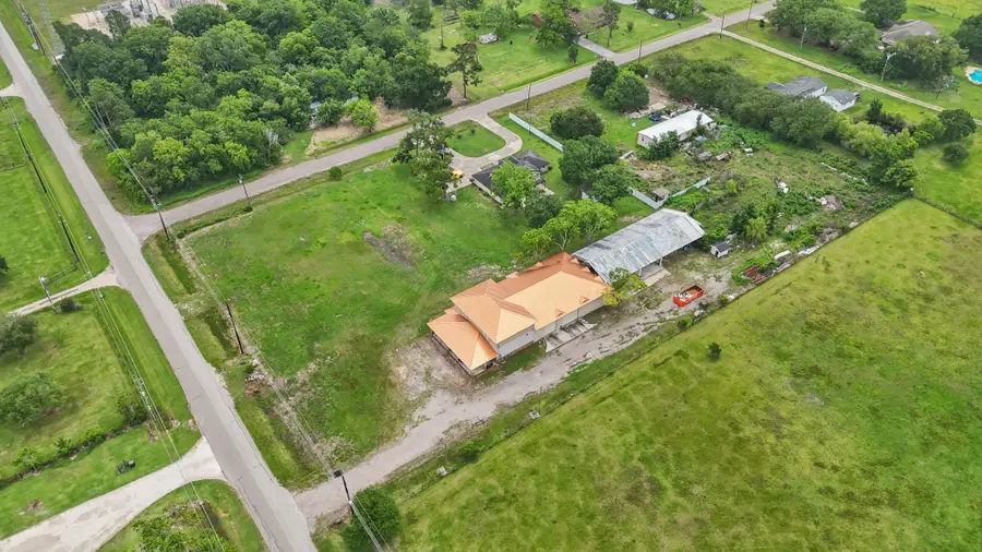 5930 County Road 396, Alvin, TX 77511 - #3