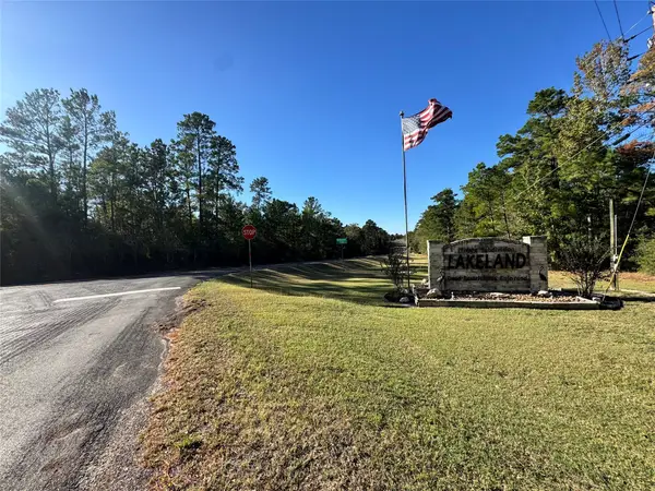 242 Lakeland Drive, Huntsville, TX 77320