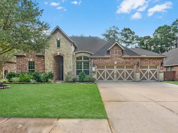 292 Dawn Brook Lane, Conroe, TX 77384
