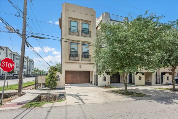 1102 W 15th 1/2 Street #A, Houston, TX 77008
