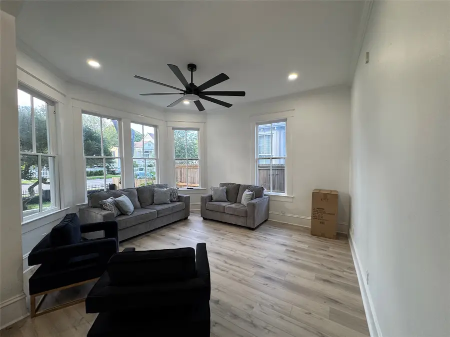 3215 Avenue P 1/2, Galveston, TX 77550 - #3