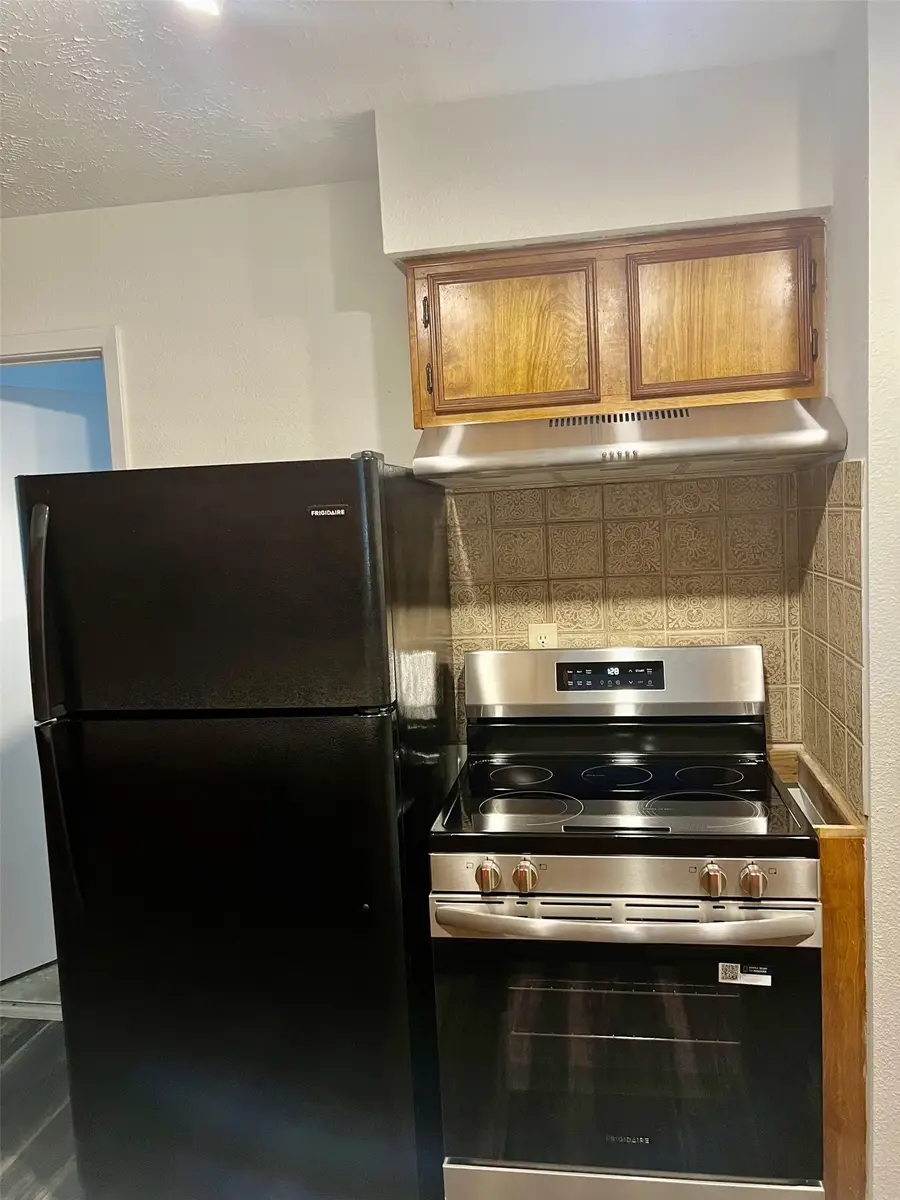 802 E Stadium Court, Friendswood, TX 77546 - #3