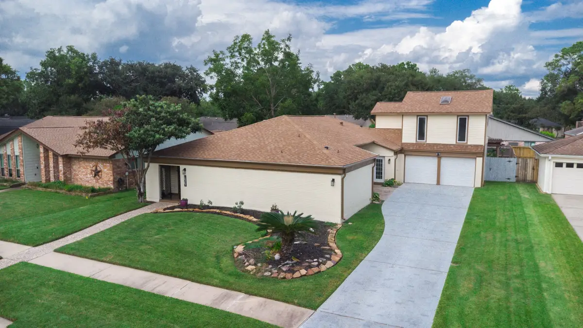 15307 Seahorse Drive, Houston, TX 77062 - Image #1