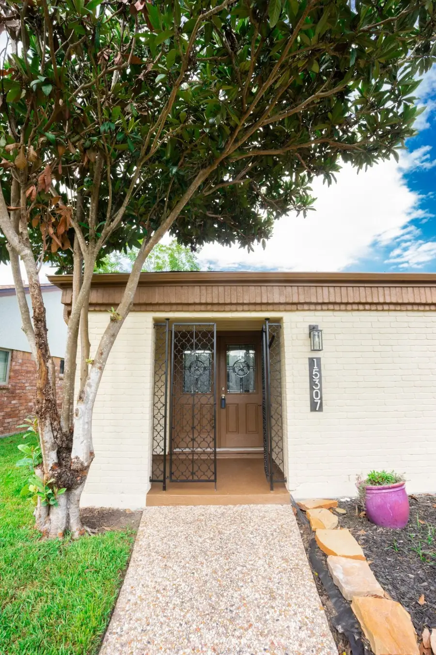 15307 Seahorse Drive, Houston, TX 77062 - Image #2