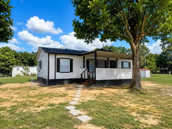 272 Lakewood Drive, Trinity, TX 75862