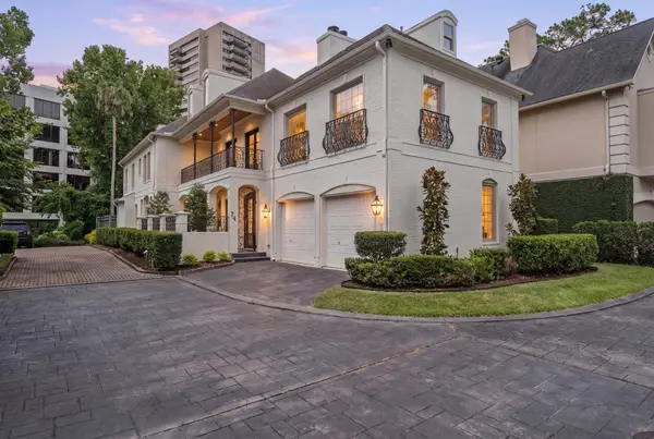 74 Briar Hollow Lane, Houston, TX 77027