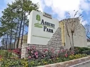 6200 W Tidwell Road #1704, Houston, TX 77092
