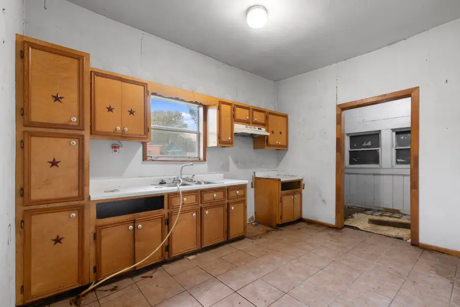 9429 E Avenue H, Houston, TX 77012 - Image #2